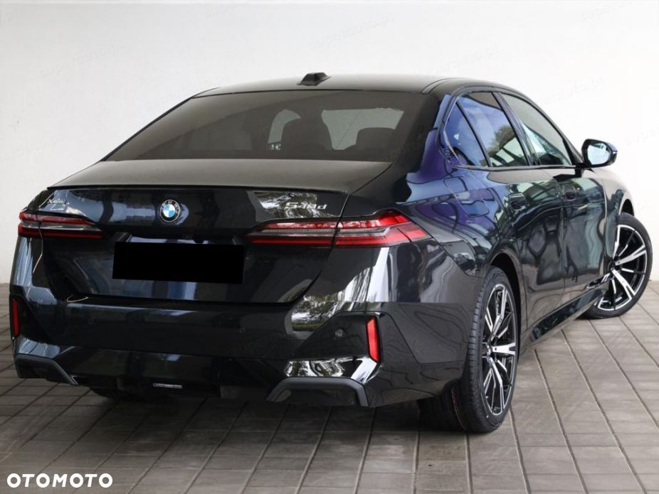 BMW Seria 5 540d xDrive mHEV M Sport - 6