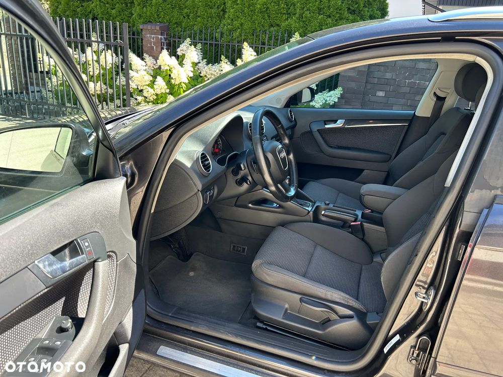 Audi A3 Sportback 2.0 TDI DPF (DSG) S tronic Ambiente - 5