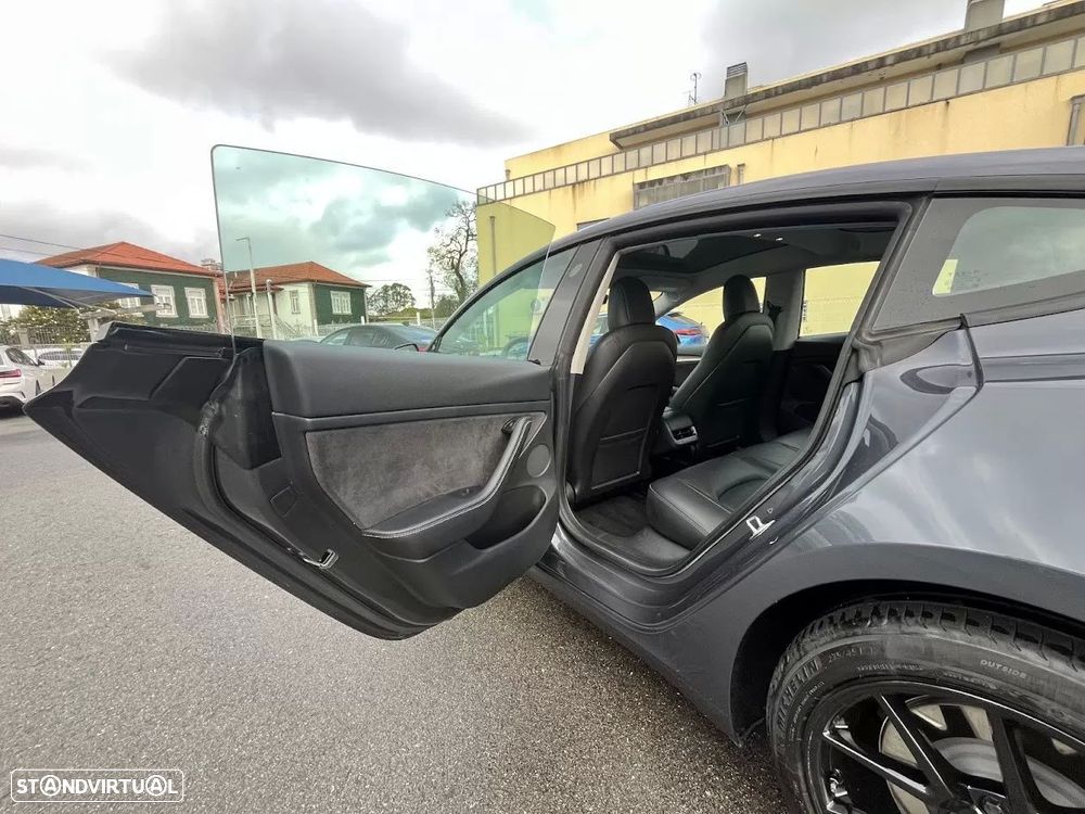 Tesla Model 3 Long Range Tração Traseira - 32
