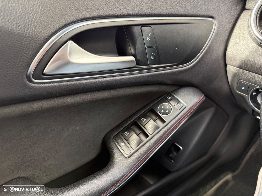 Mercedes-Benz CLA 220 d Shooting Brake AMG Line Aut. - 24