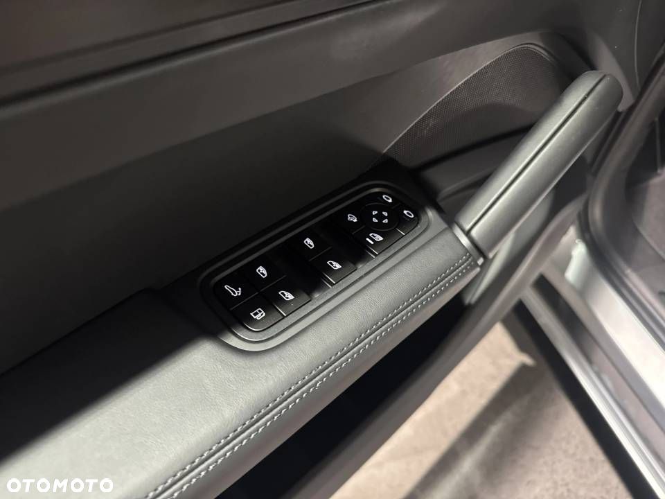 Porsche Cayenne S E-Hybrid PHEV Black Edition - 17