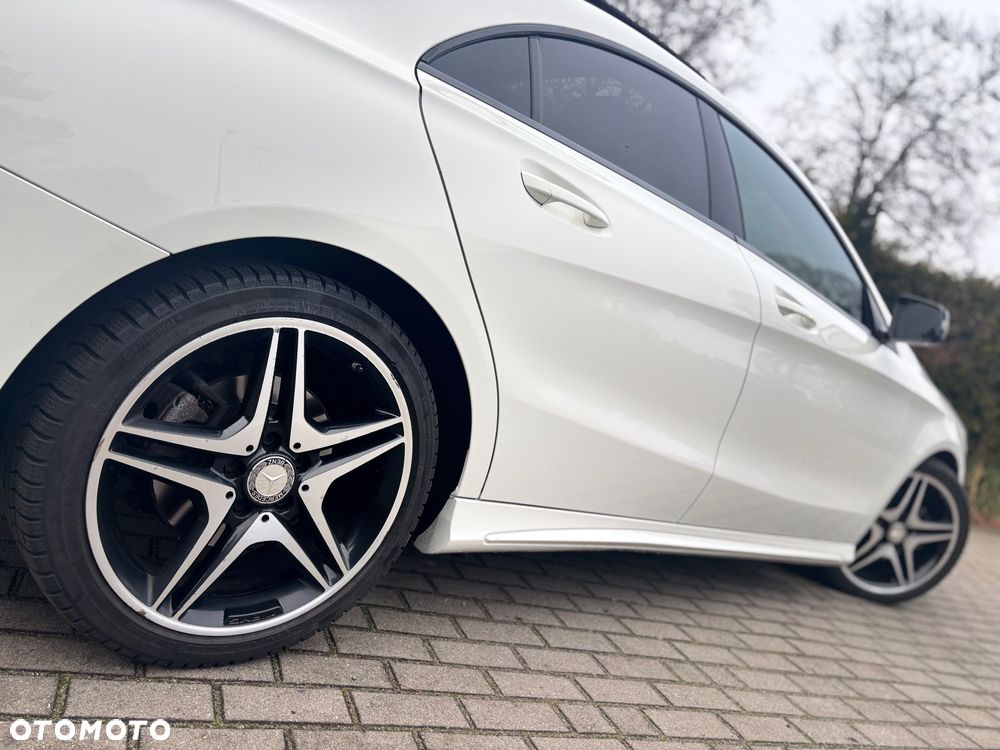 Mercedes-Benz CLA 200 7G-DCT AMG Line - 28