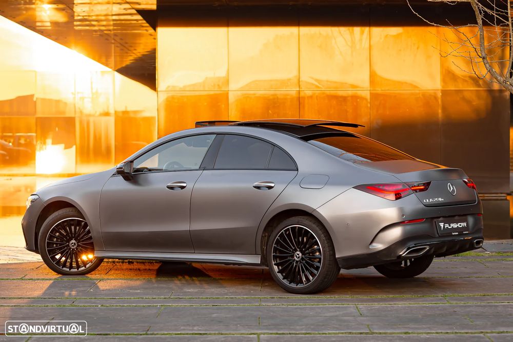 Mercedes-Benz CLA 250 e AMG Line - 4