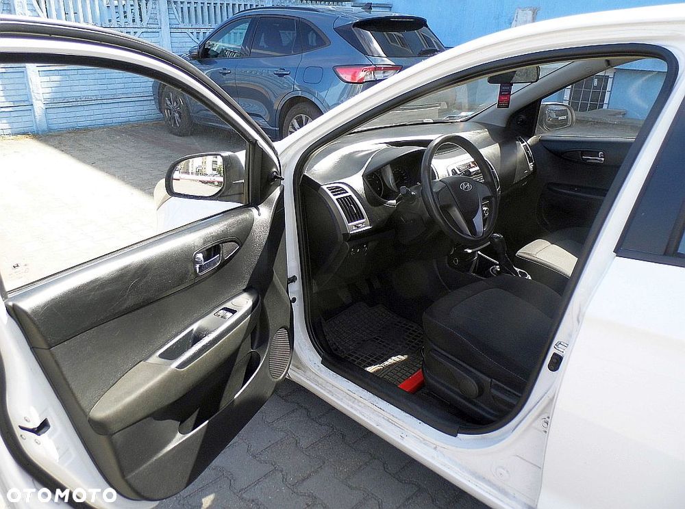 Hyundai i20 1.1 CRDi Comfort - 11
