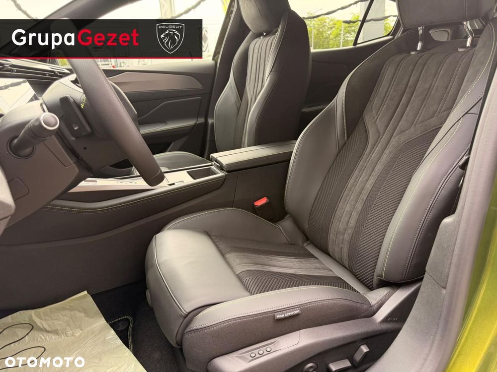 Peugeot 408 - 15