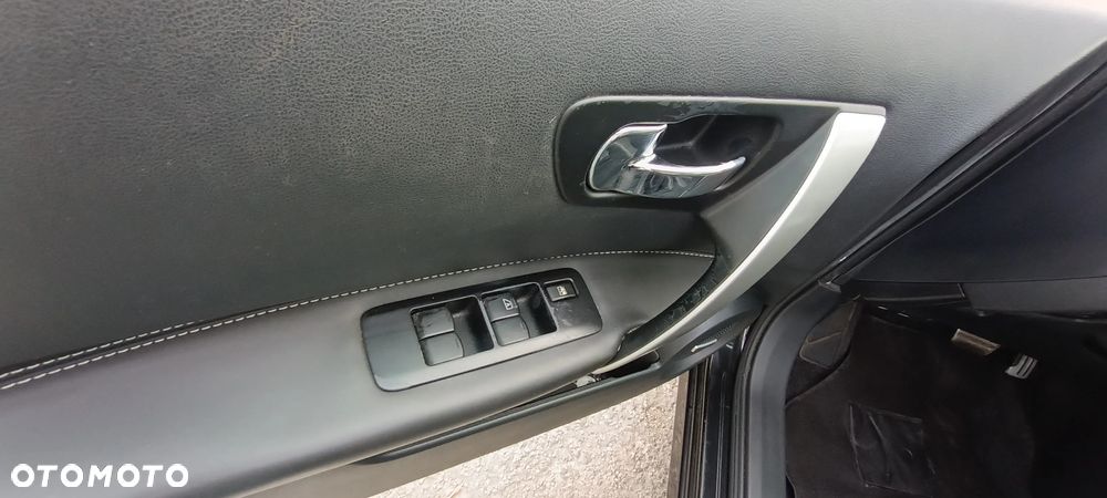 Nissan Qashqai 2.0 dCi 4 x 4 DPF tekna - 25