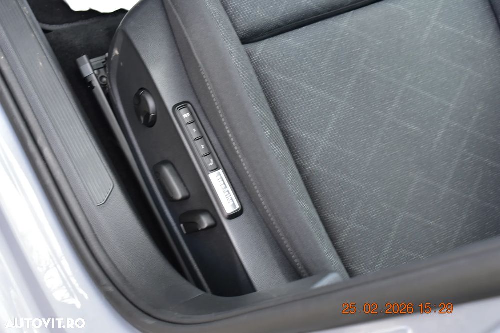 Volkswagen Golf 2.0 TDI DSG Style - 16