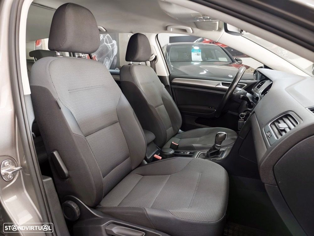 VW Golf Variant 1.6 TDi Sportline DSG - 14