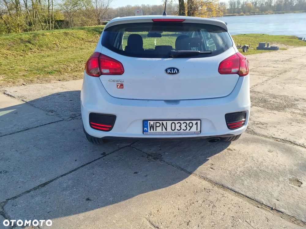 Kia Ceed - 13