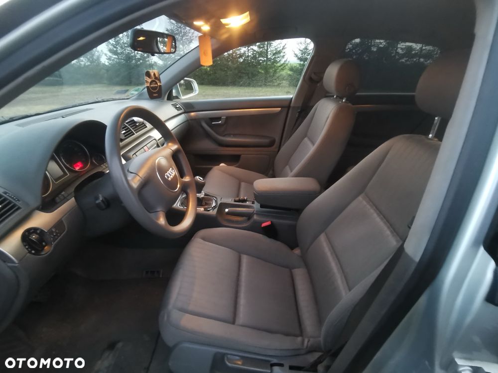 Audi A4 Limousine - 3