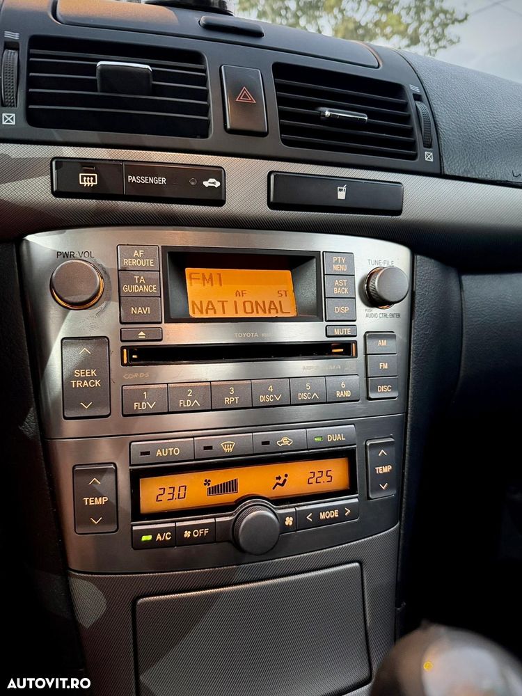 Toyota Avensis 1.8 Executiv - 14