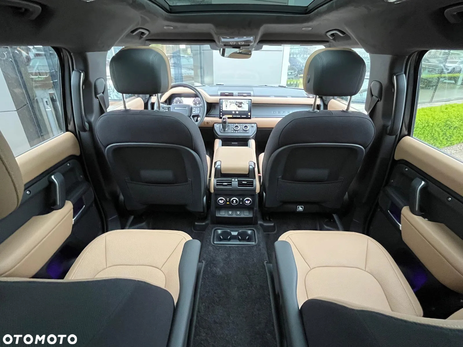 Land Rover Defender - 17
