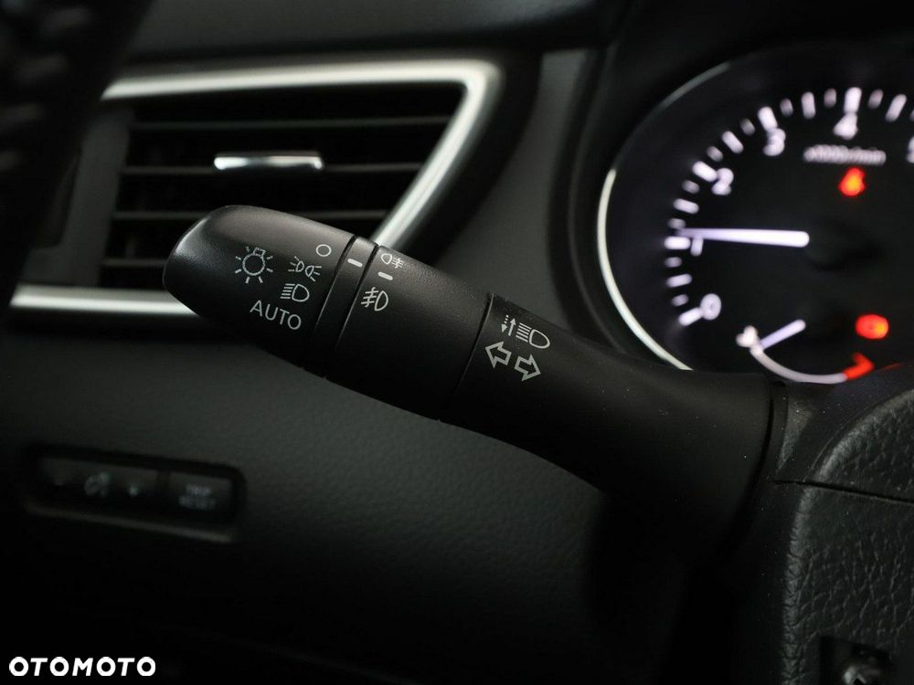 Nissan Qashqai 1.6 DIG-T N-Connecta - 32