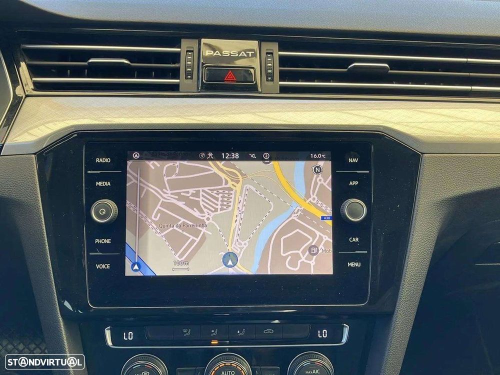VW Passat 1.6 TDI Business DSG - 13