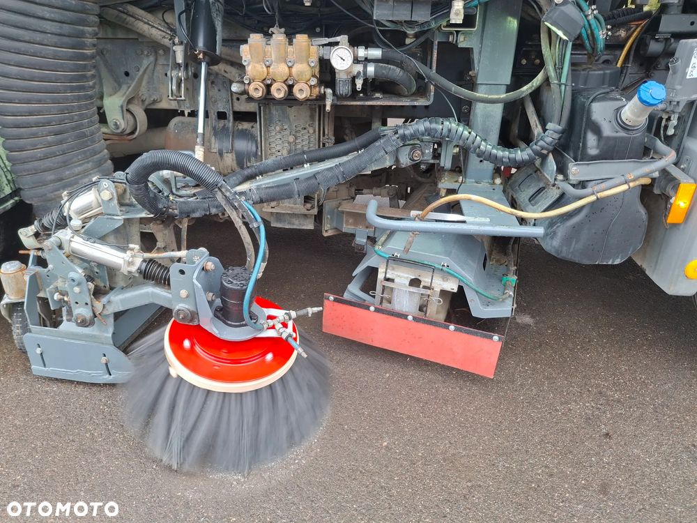 Mercedes-Benz Axor 1829 Zamiatarka BUCHER OptiFant 70 2 Silniki Karcher Wysokiego Ciśnienia Szczotki L/R Listwa Ciśnieniowa + Lanca Eunited PM10 - 21