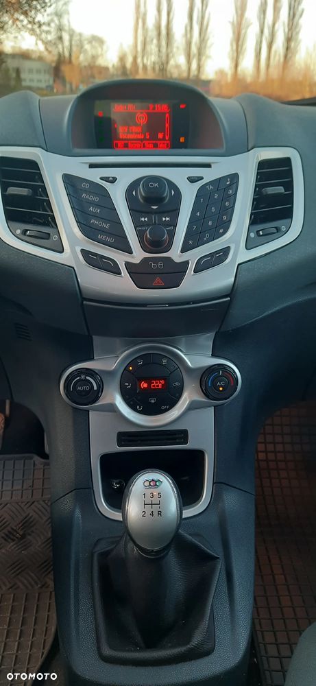 Ford Fiesta 1.25 Titanium - 10