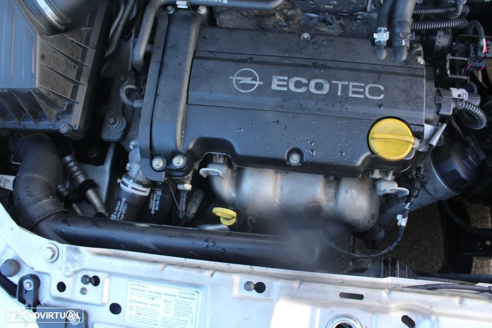 Opel Corsa 1.2 Twinport Enjoy - 11