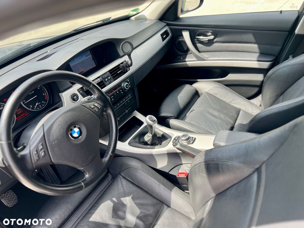 BMW Seria 3 318d - 9