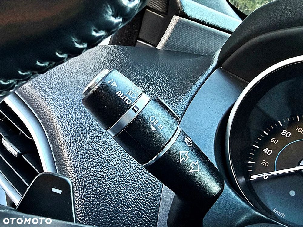 Jaguar XE 20d R-Sport - 40