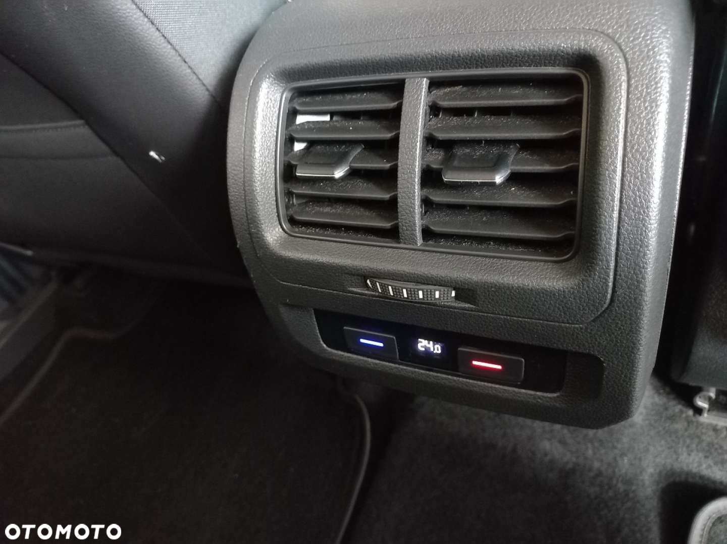 Volkswagen Touran - 20