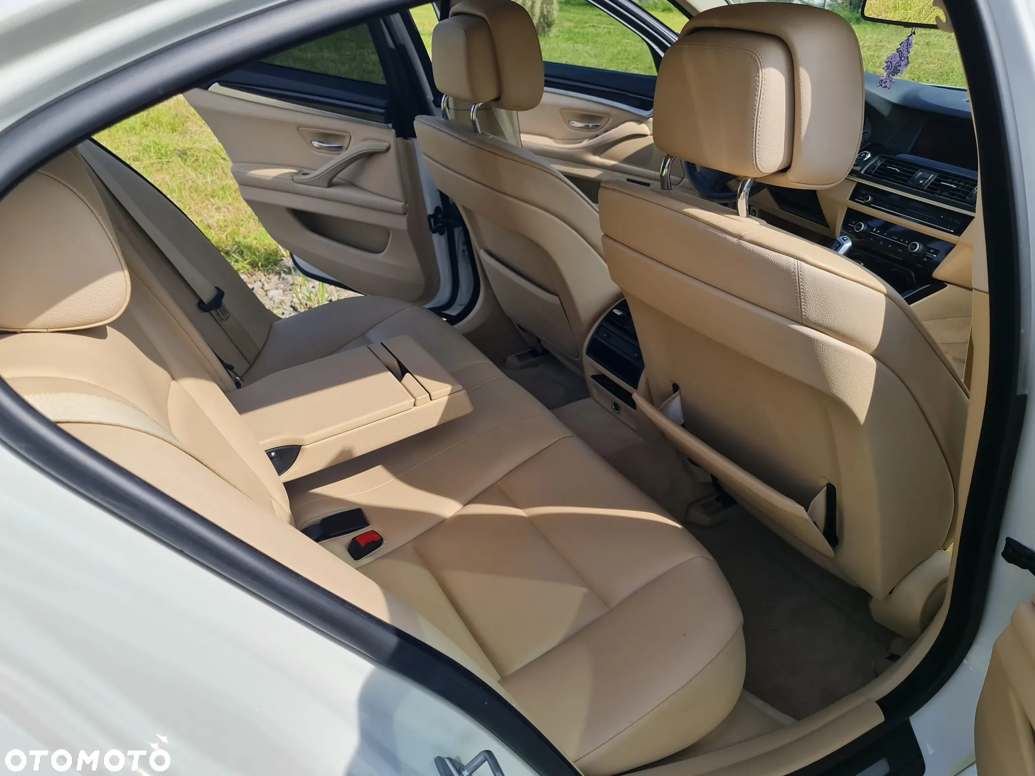 BMW Seria 5 528i xDrive - 25