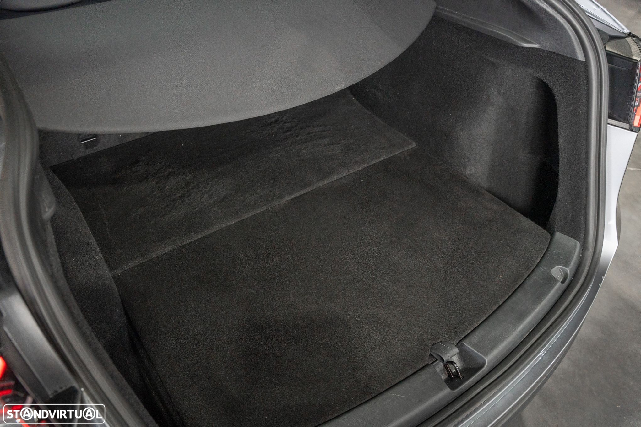 Tesla Model Y Performance Tração Integral - 27