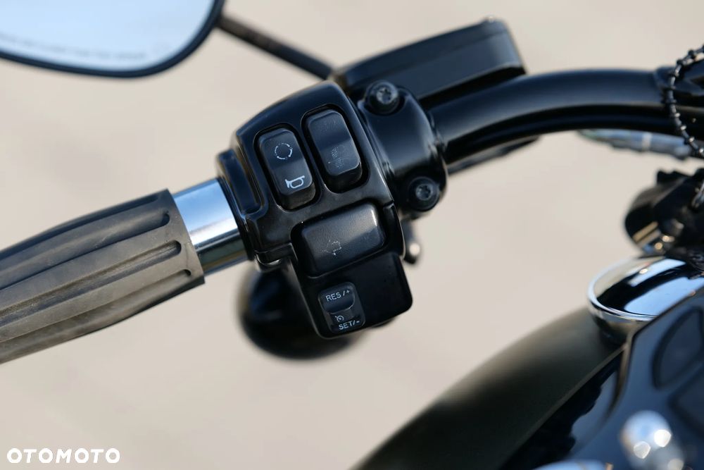 Harley-Davidson Softail Slim - 30