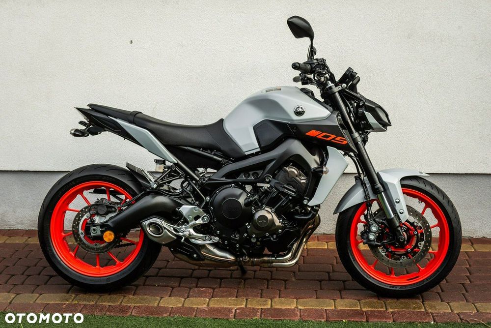 Yamaha MT - 2
