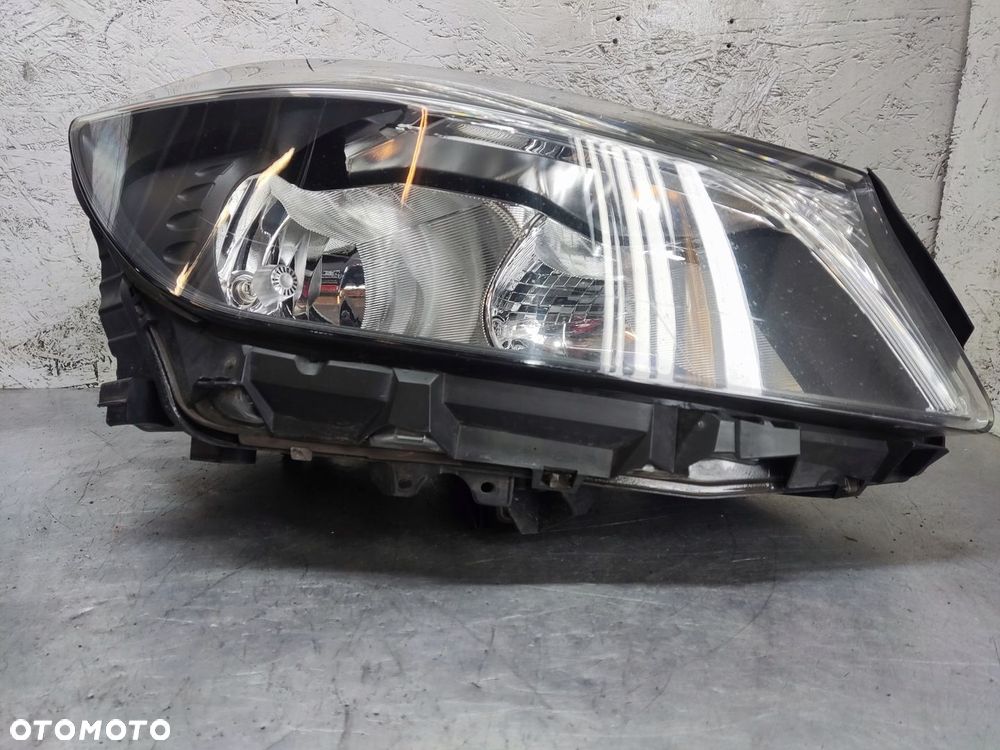 MERCEDES A KLASA W176 LAMPA PRAWA PRZEDNIA H7 UK - 6