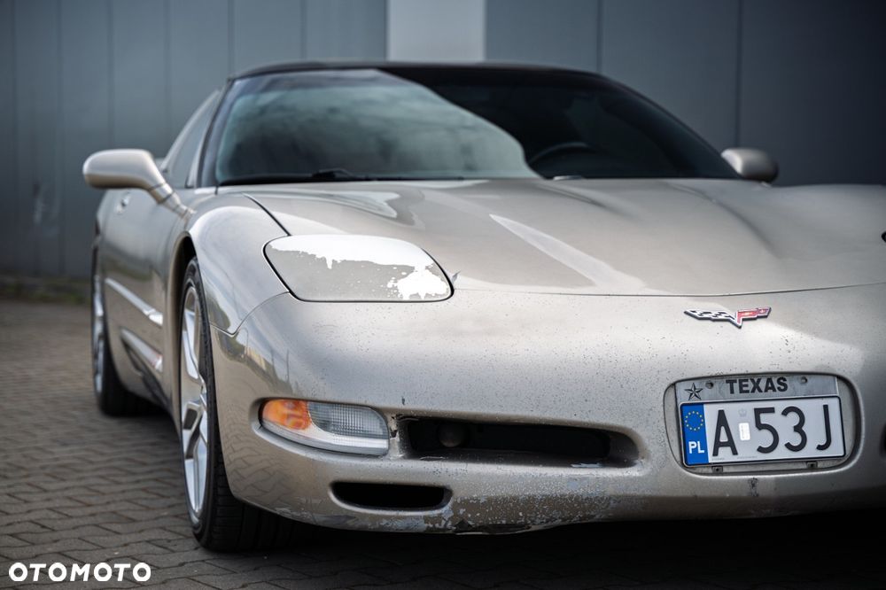 Chevrolet Corvette - 4