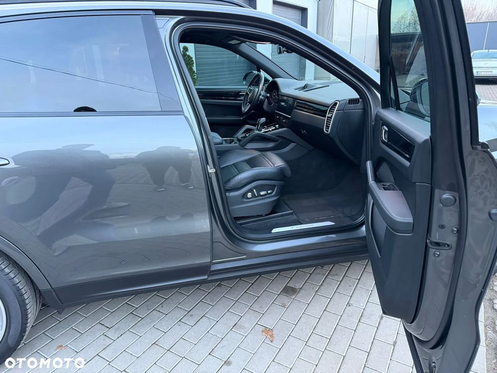 Porsche Cayenne Tiptronic S Platinum Edition - 27