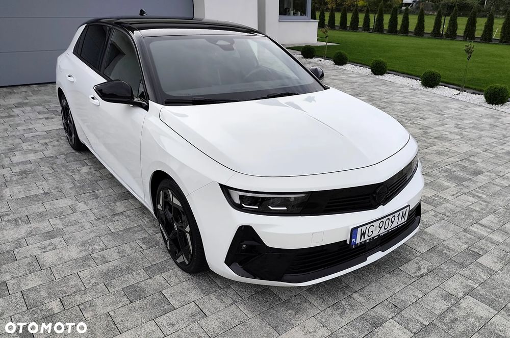 Opel Astra 1.6 T Plug-in Hybrid GSe - 4