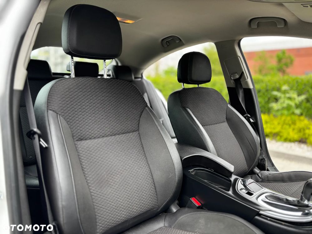 Opel Insignia - 19