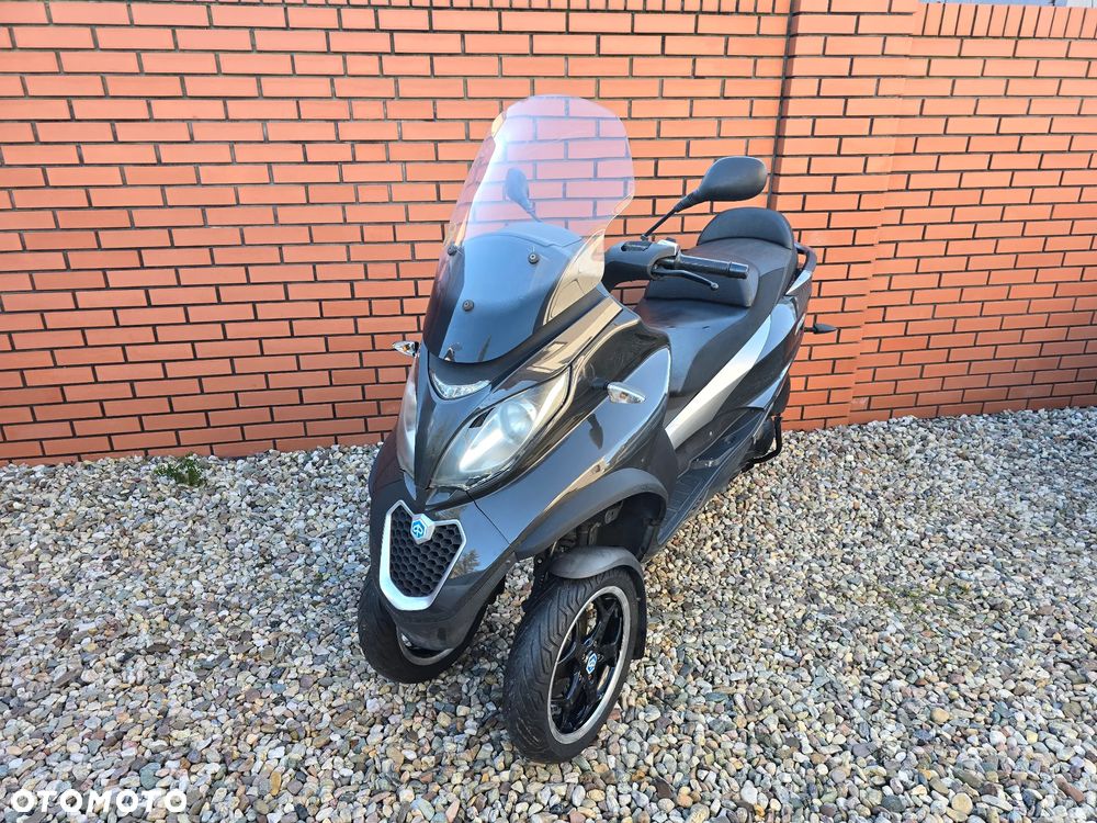 Piaggio MP-3 - 10