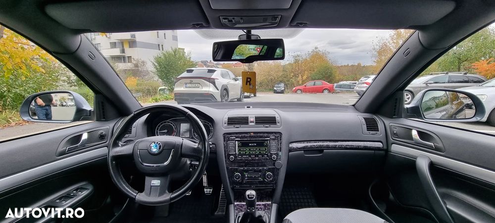 Skoda Octavia Combi 2.0 TDI RS - 6