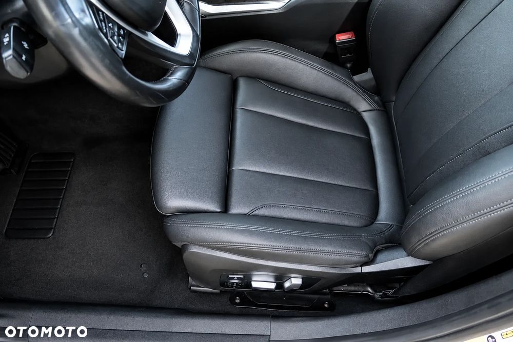 BMW Seria 3 330i xDrive - 12