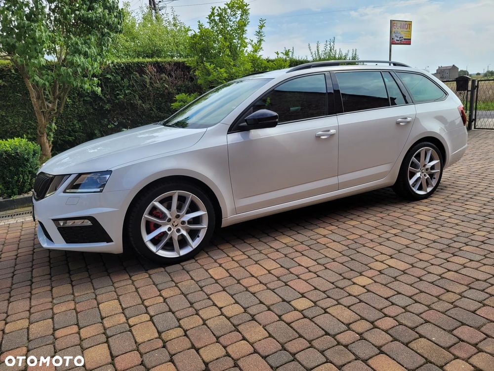 Skoda Octavia Combi 2.0 TDI DSG RS - 8