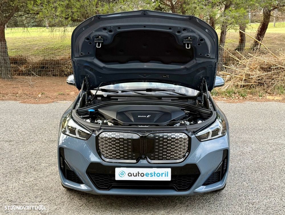 BMW iX1 eDrive20 Pack Desportivo M - 11