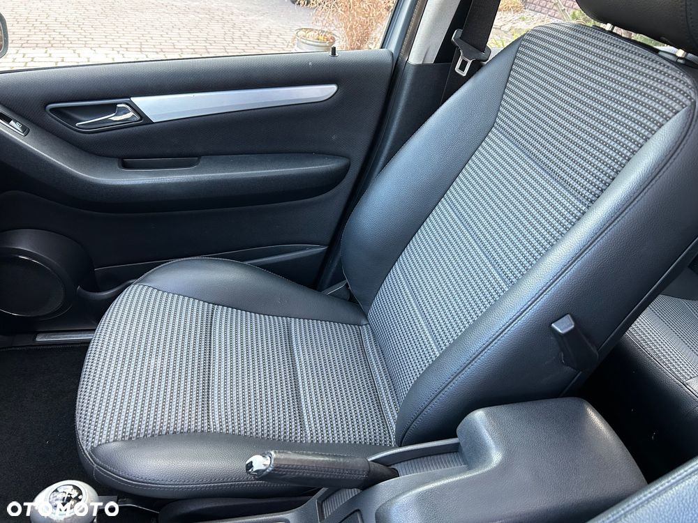 Mercedes-Benz Klasa B - 33