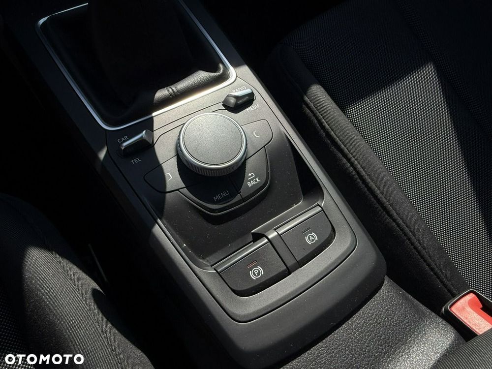 Audi Q2 30 TFSI - 15