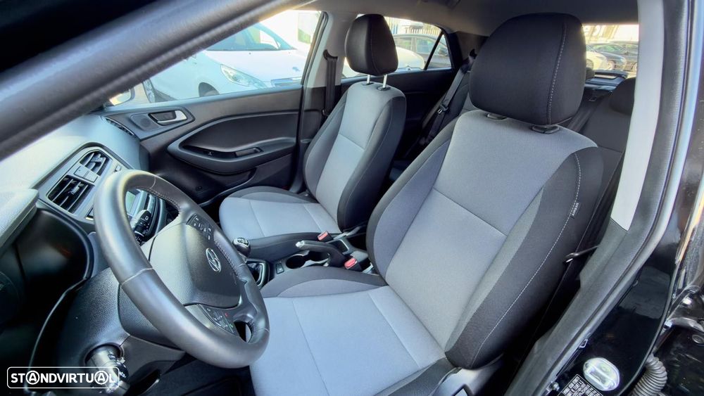 Hyundai i20 1.1 CRDi Comfort+Pack Look+JLL16 - 8