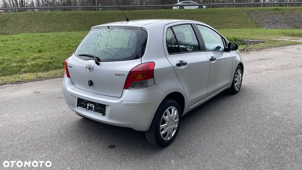 Toyota Yaris 1.33 Luna - 6