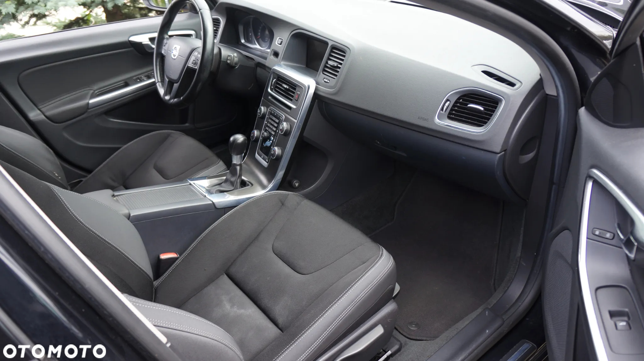 Volvo V60 D2 Momentum - 10