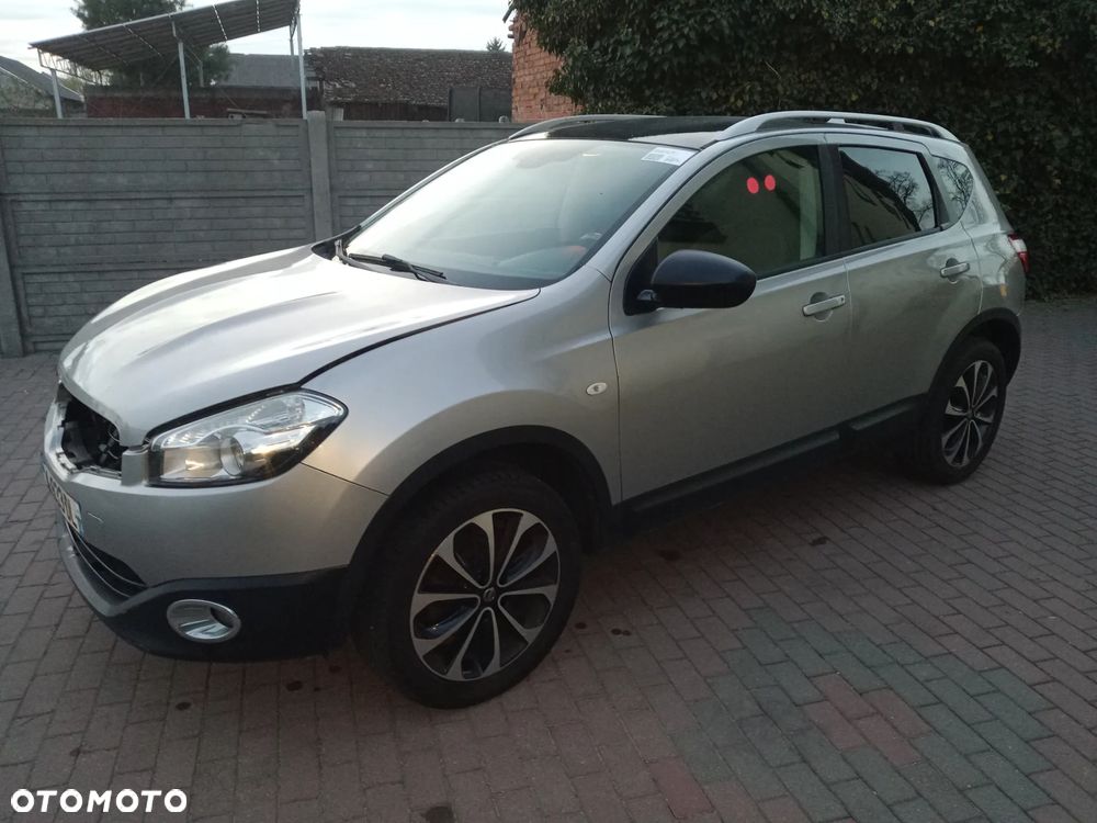 Nissan Qashqai - 1