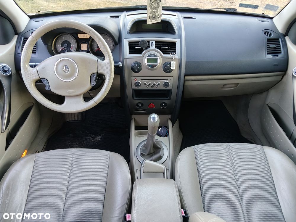 Renault Megane 1.6 Exception - 12
