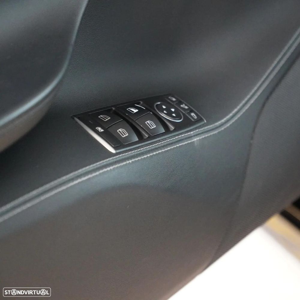 Tesla Model S 85 — fotografia 35