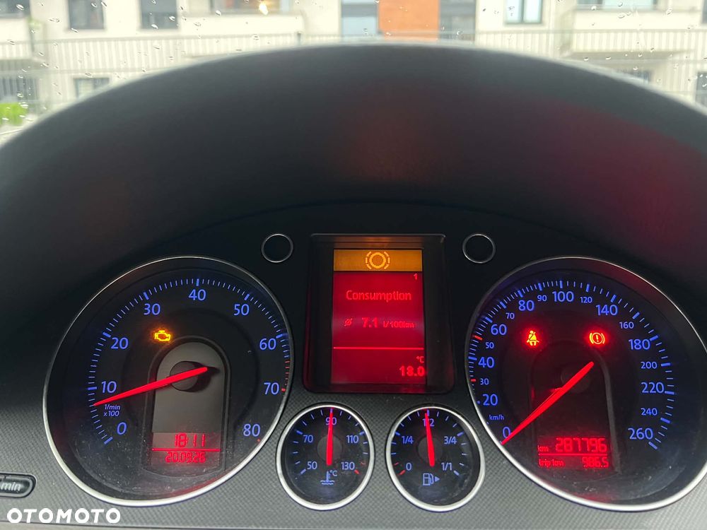 Volkswagen Passat 2.0 FSI Comfortline - 15