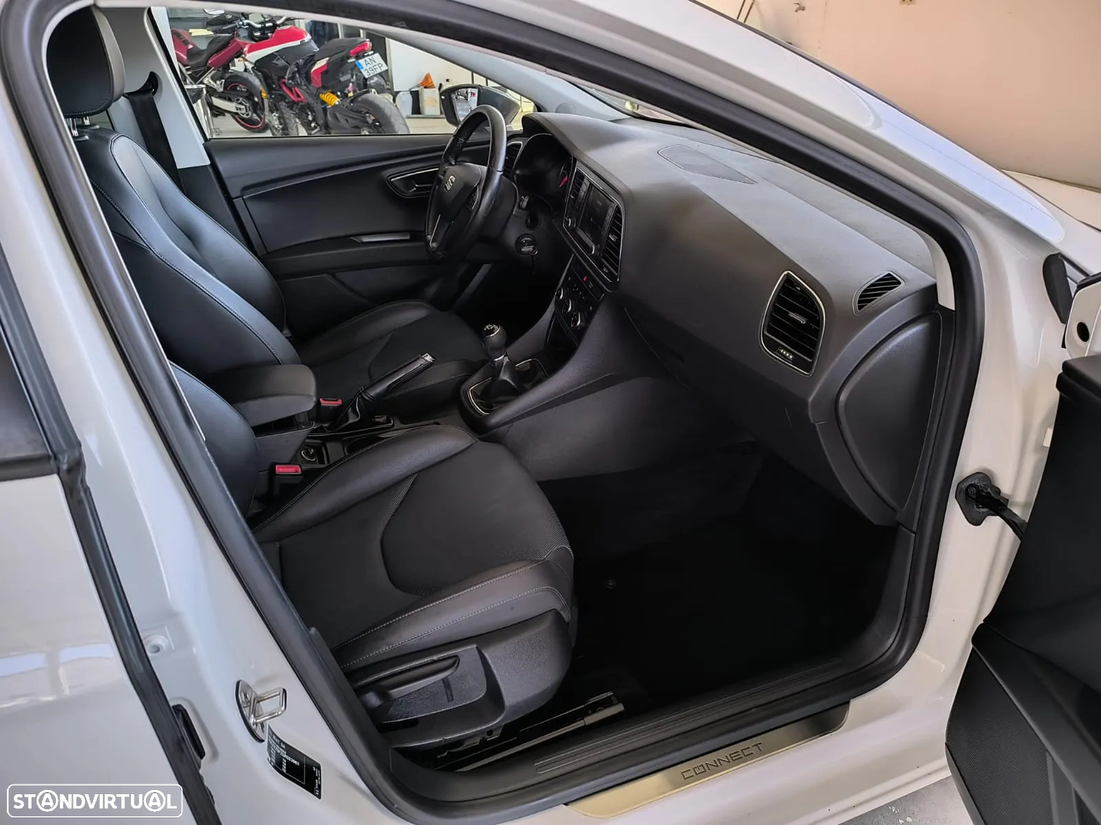 SEAT Leon 1.6 TDI S&S CONNECT - 20