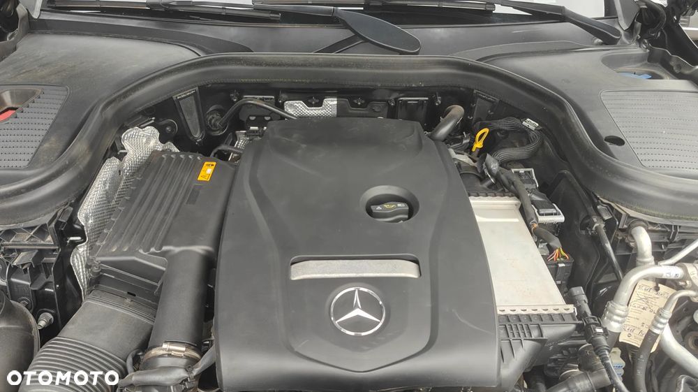 Mercedes-Benz GLC 300 4Matic 9G-TRONIC AMG Line - 34