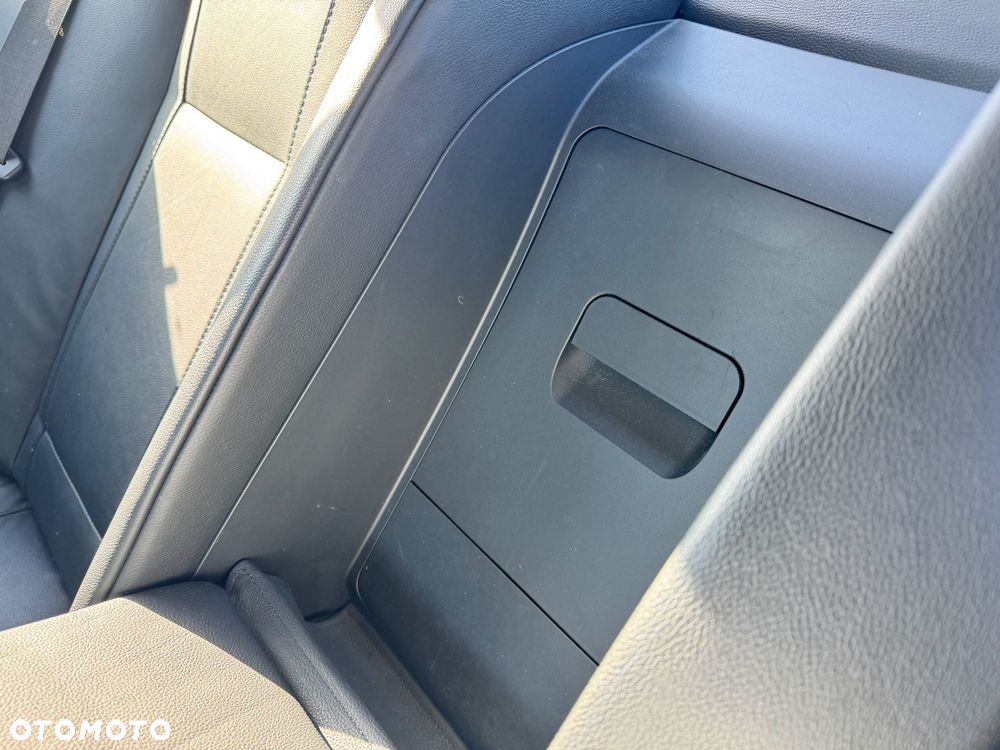 BMW Seria 7 735i - 13